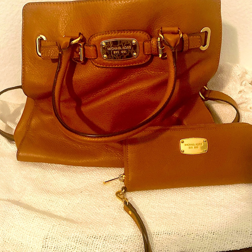 Michael Kors Leather tote with leather wallet